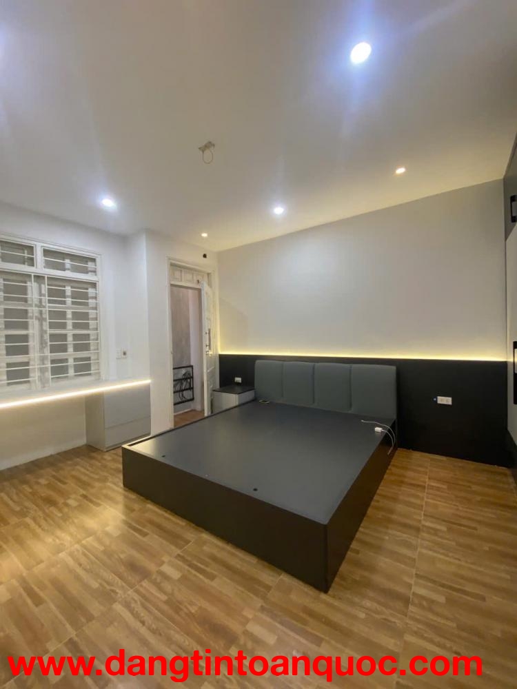 NHÀ NGỌC THỤY – LONG BIÊN  30m² – MẶT TIỀN 3m – 3 TẦNG – Ô TÔ QUA CỔNG