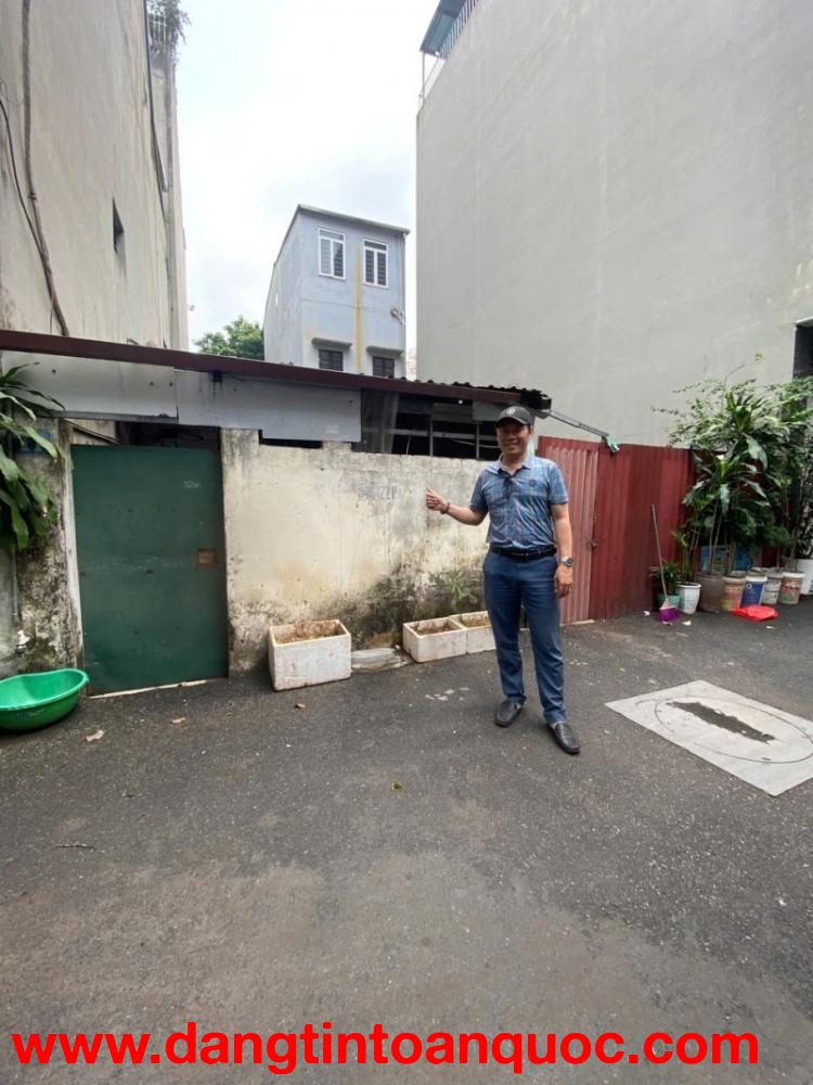 BÁN ĐẤT ĐỨC GIANG – PHÂN LÔ – Ô TÔ VÀO – TẶNG THIẾT KẾ 6 TẦNG THANG MÁY