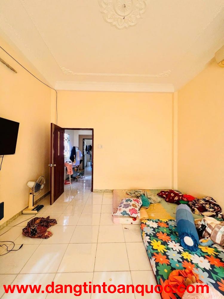 CẦN BÁN NHÀ 3 TẦNG BTCT – NGANG ĐẸP 4M – GIÁ CHỈ 8 TỶ