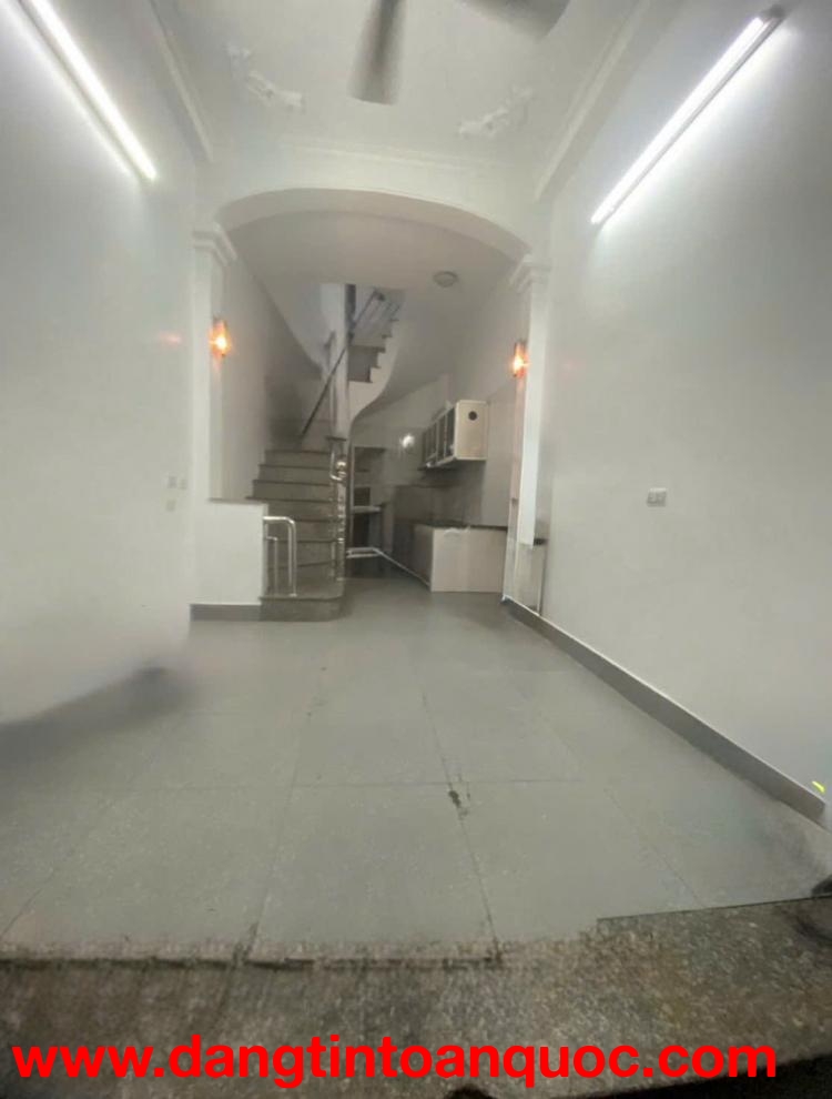 Cho thuê nhà ngõ Nguyễn Văn Trỗi ở nhóm 4 người 20m2*4 tầng-Giá 7 triệu