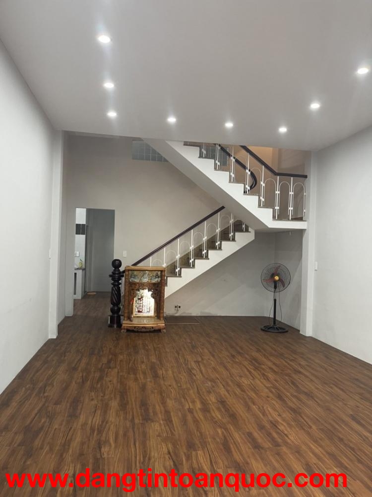 ► MT Huỳnh Thúc Kháng, 70m2, 4 tầng, 7 Phòng khép kín, 12 tỷ