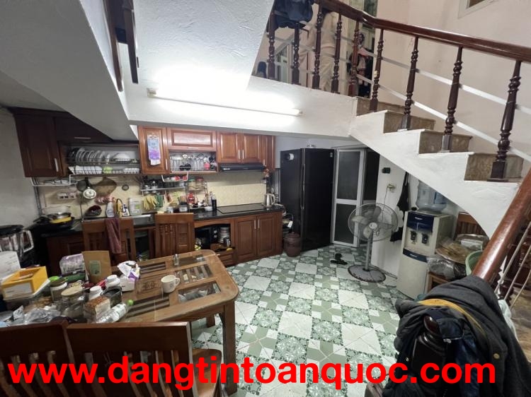 Bán đất tặng nhà Gia Quất- Lô góc- Kinh doanh-85m 3 tầng nhỉnh 8 tỷ(TL)