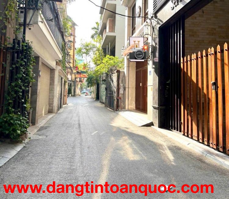 THẠCH BÀN – NHÀ DÂN XÂY 42M2 × 5 TẦNG – Ô TÔ ĐỖ CỬA – NHỈNH 8 TỶ