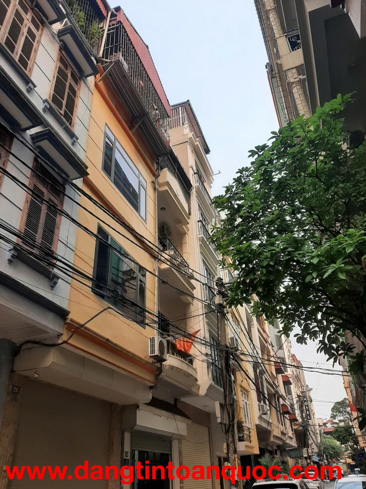 ???? Cho thuê nhà phân lô phố Quan Nhân  ????
???? Diện tích: 68m²