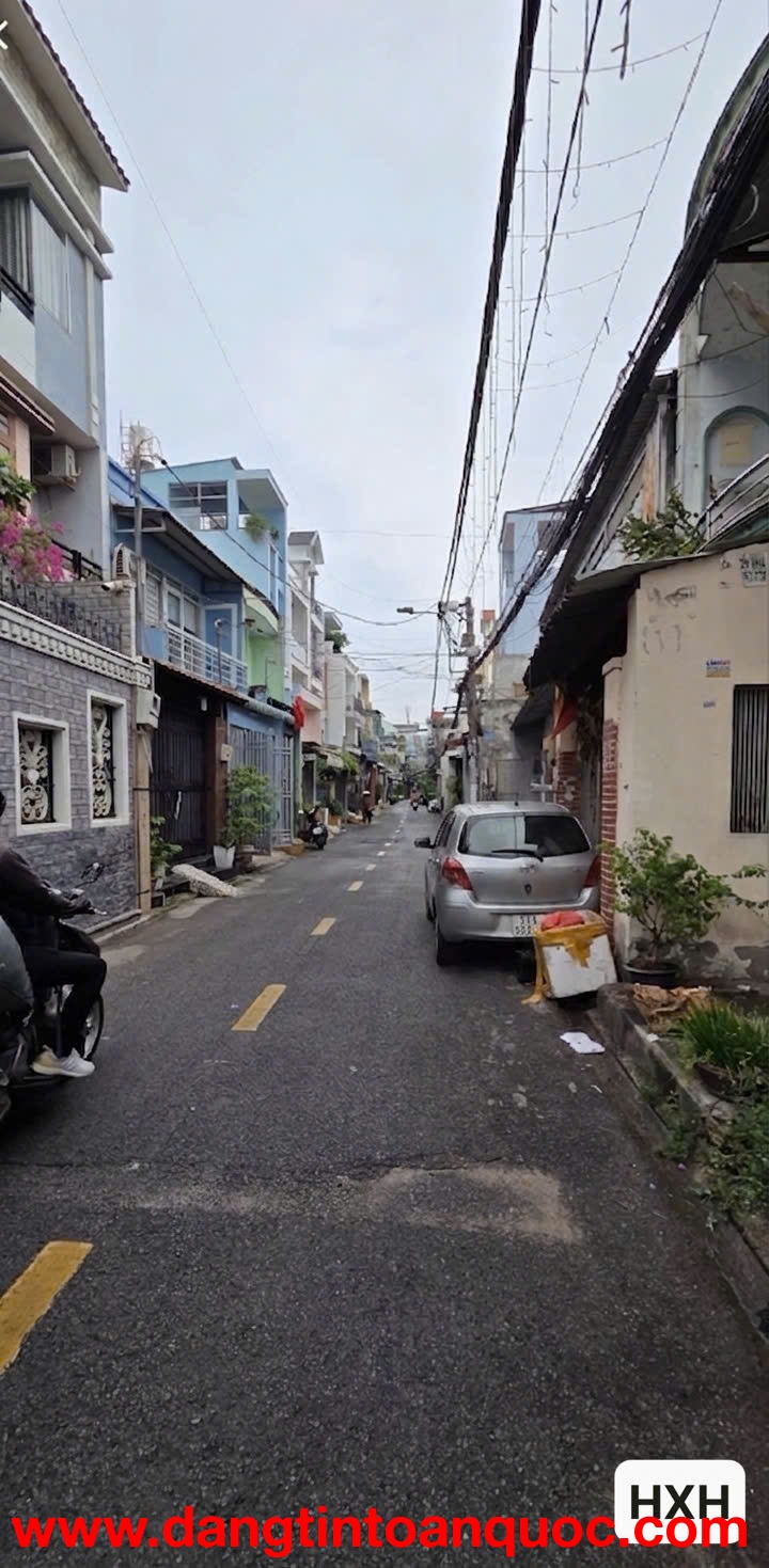 Bán nhà sát AEON Tân Phú - 3 tầng - 95m2(4.3X22m) - 6.x tỷ - HXH