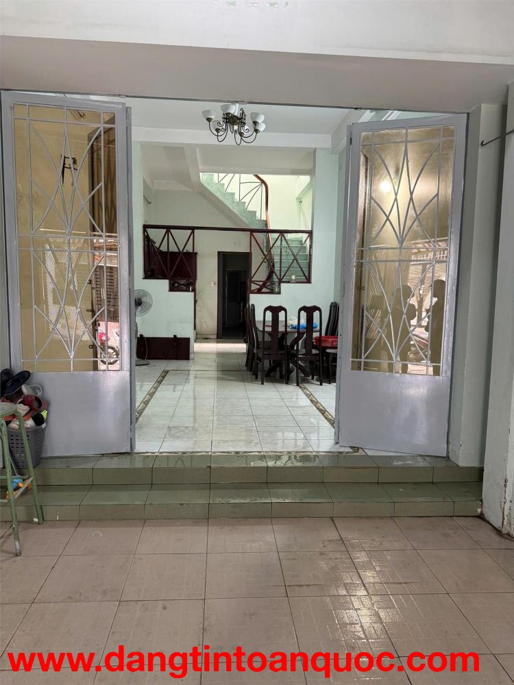 GIA ĐÌNH VỀ QUÊ MỞ XƯỞNG CẦN CHO THUÊ NHÀ MẶT TIỀN QUẬN 7 HỒ CHÍ MINH