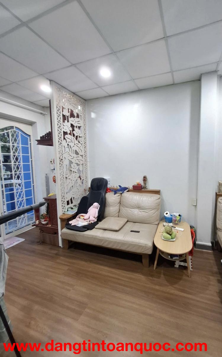 Nhà mới 3 tầng (sát Quận 5) mặt tiền đường Hưng Phú P8Q8. Giá: 15 tỷ