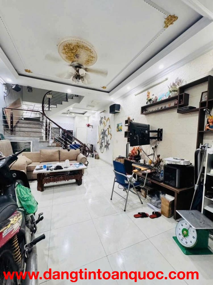 Bán nhà ngõ 90 Trung Lực - 48m 3 tầng 1 tum - ô.tô đỗ cửa