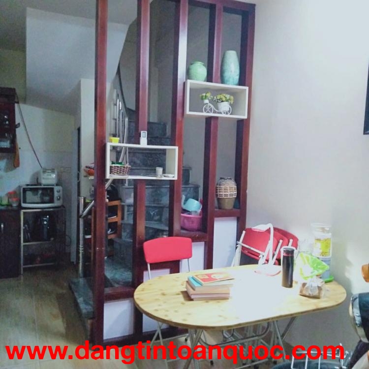 Cho thuê nhà nguyên căn 467 Lĩnh Nam 5 tầng, 30m2, 3 ngủ. 9 triệu