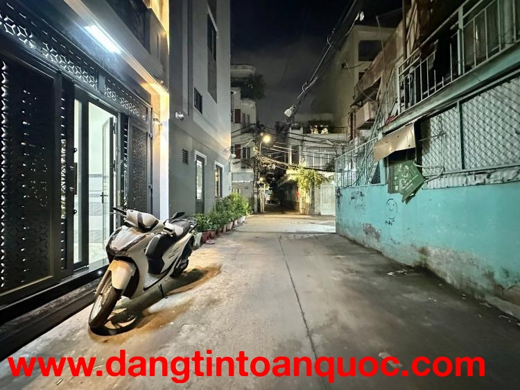 NHỈNH 8 TỶ! OTO TRÁNH,NGÕ THÔNG,KINH DOANH, NHÀ CẦU DIỄN DT:40Mx5T