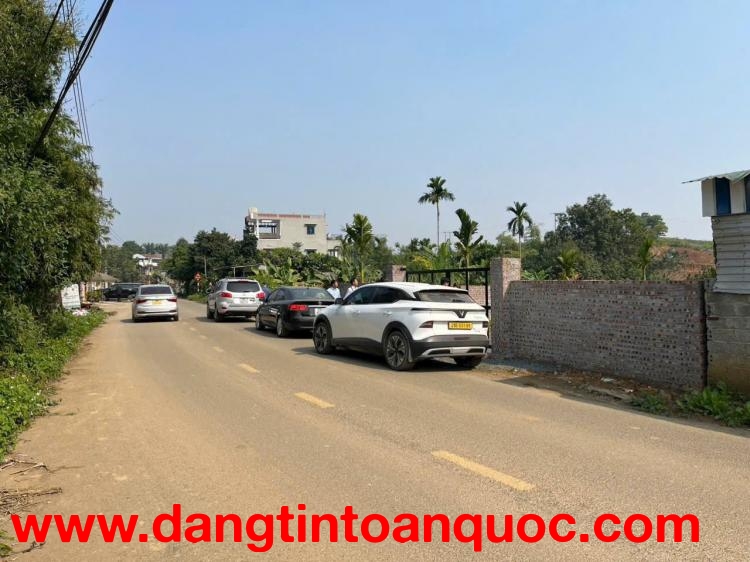 TIỀN ĐANG CHẠY VỀ ĐÂY-BẠN ĐỨNG NGOÀI.