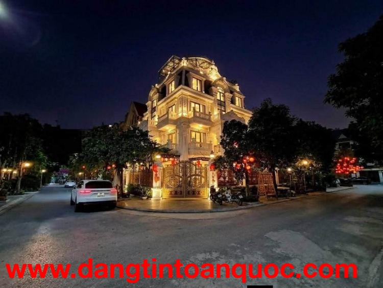 Biệt thự Việt Hưng, lô góc, 4 thoáng, sân vườn, hồ cá Koi, an ninh tuyệt đối