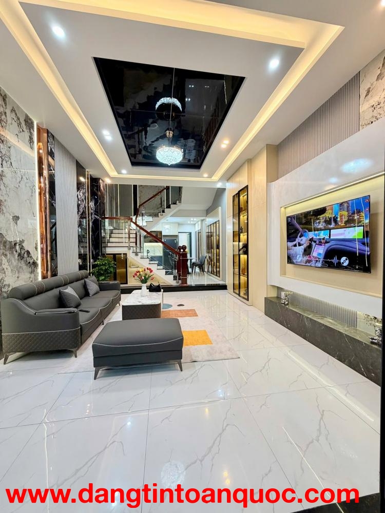 Bán Siêu phẩm nhà 3 Tầng FULL nội thất mặt tiền Dương Đức Hiền - Gần biển