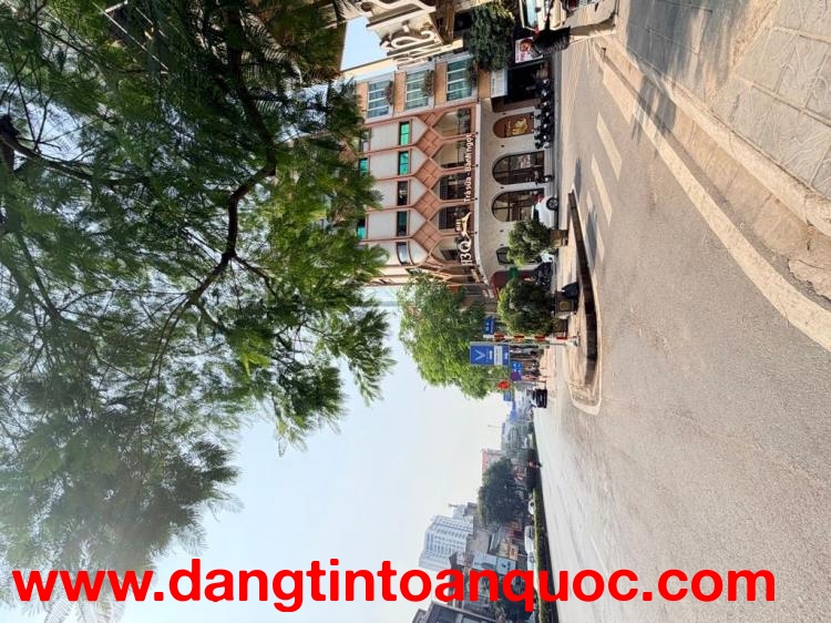 Duy nhất 1 căn ! chỉ nhỉnh 3 tỷ nhà c4 Nguyễn Văn Cừ, oto gần, sổ đỏ cất két.