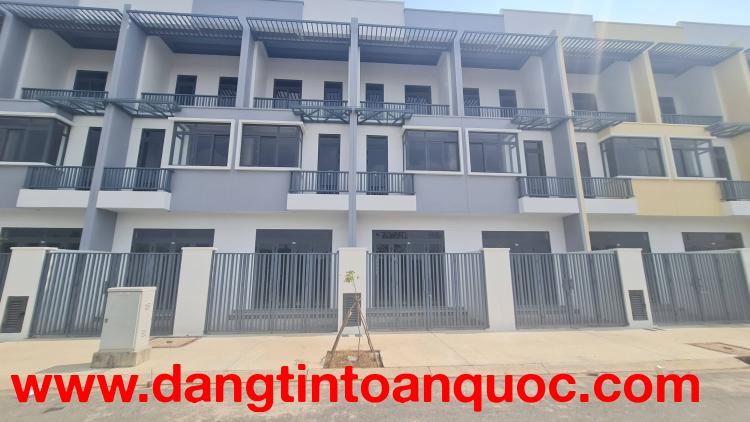 Bán nhà ngay KCN Phước Đông - Tây Ninh giá chỉ 2,1 tỷ/căn