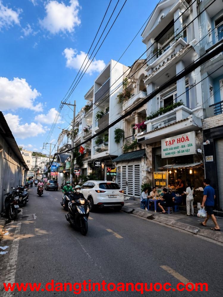 CHỈ 8.X TỶ – 76M² – 3 TẦNG – HẺM 12M XE HƠI TRÁNH – NGAY AEON  – ĐH CÔNG THƯƠNG