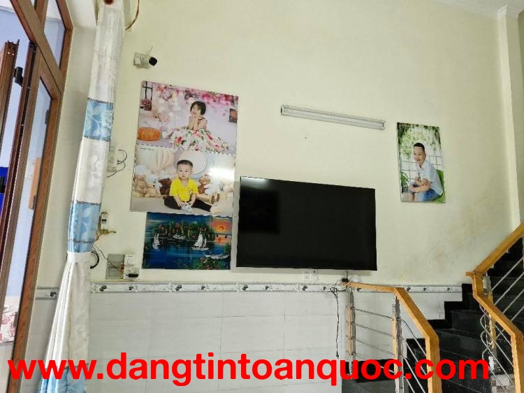 Bán gấp căn nhà 30m2 (5x6) gần Đỗ Xuân Hợp, Phước Long B, Thủ Đức.,Giá 4,2 tỷ (có TL) hẻm xe hơi