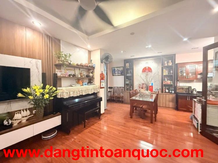 PHÂN LÔ PHỐ CHÙA BỘC CÁCH PHỐ 10M, KINH DOANH SẦM UẤT 66M, NHỈNH 22 TỶ.