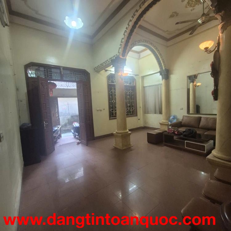 Bán nhà nguyên căn 80m2x 3 tầng Nguyễn Văn Linh sổ vuông vắn chỉ hơn 90tr/m