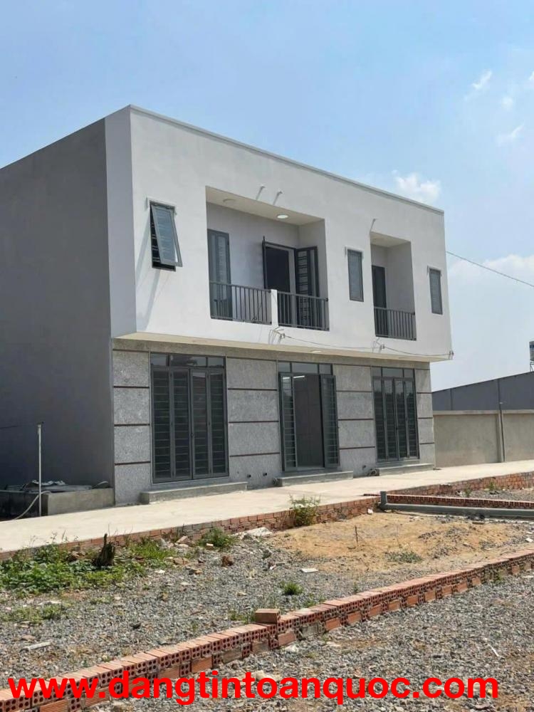 Bán 3 căn nhà liền kề giá chỉ 990 triệu/căn cực hiếm- vĩnh cửu đồng nai