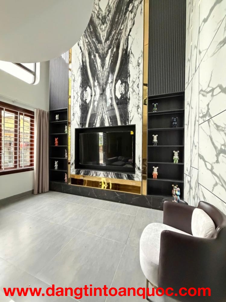 BÁN NHÀ PHÚC LỢI – LONG BIÊN  6 TẦNG THANG MÁY  MẶT TIỀN 9.6M  NGÕ RỘNG GẦN Ô TÔ TRÁNH