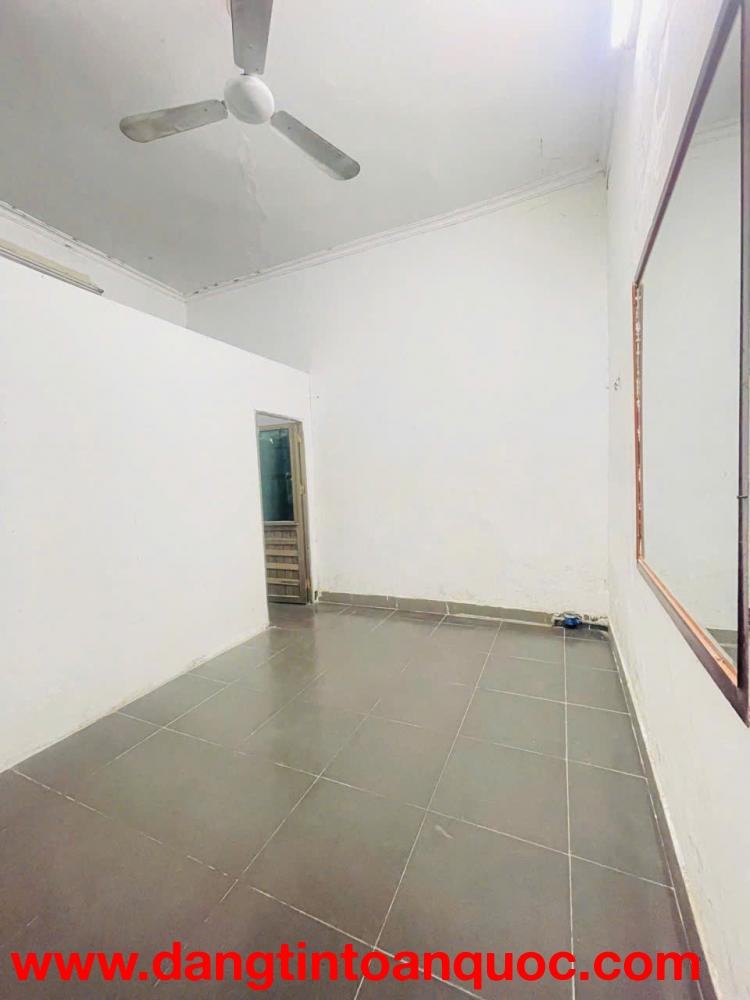 Cho thuê nhà ngõ Bờ Sông Sét- Hoàng Mai-dt 30m2 x 3 tầng-Giá 7,5 triệu/tháng