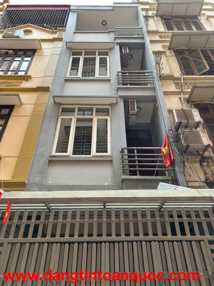 Cho thuê nhà ngõ oto Quan Hoa- làm VP cty, KD on, kết hợp ở 45m2*4 tầng-Giá 18 triệu