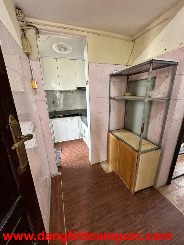 Cho thuê căn hộ Tập thể Hoà bình 7, 70m2, 2 ngủ, 8 triệu vào ngay