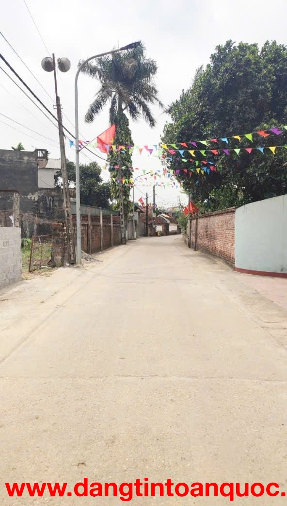 SIÊU PHẨM ĐẤT VÀNG HÒA LẠC SÁT ĐẠI HỌC QUỐC GIA