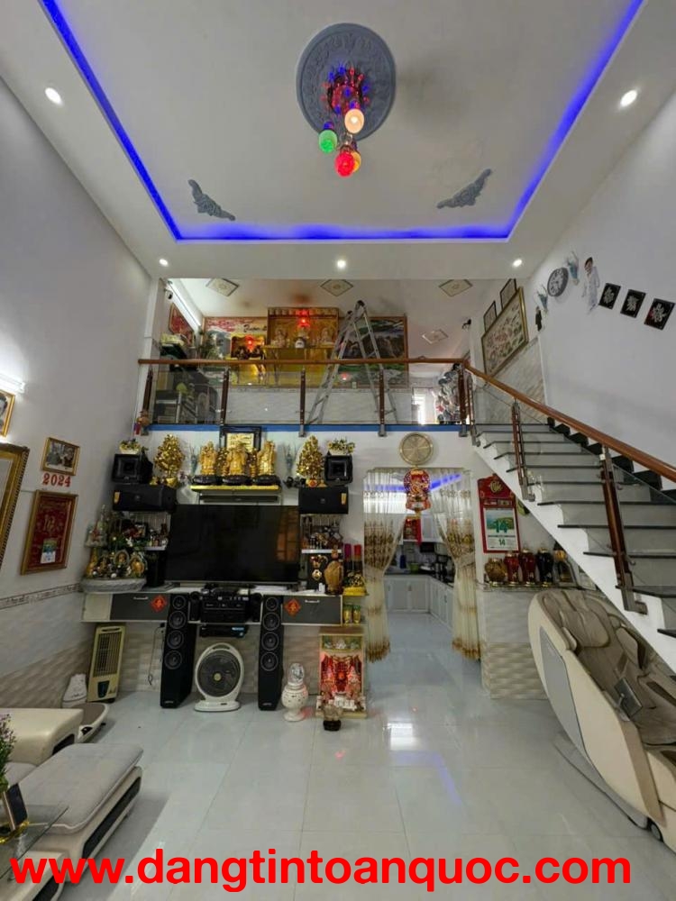 Bán nhà 2 Tầng Đông Hòa,SHR đường ô tô,gần trường TH Đông Hòa B,giá rẻ