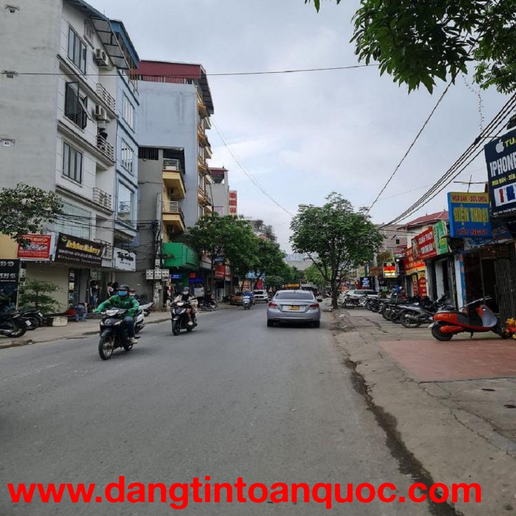 ???? Bán 111m2 đất mặt phố tại Trâu Quỳ, Gia Lâm. Mt 5m, đường gần 10m. Lh 0989894845