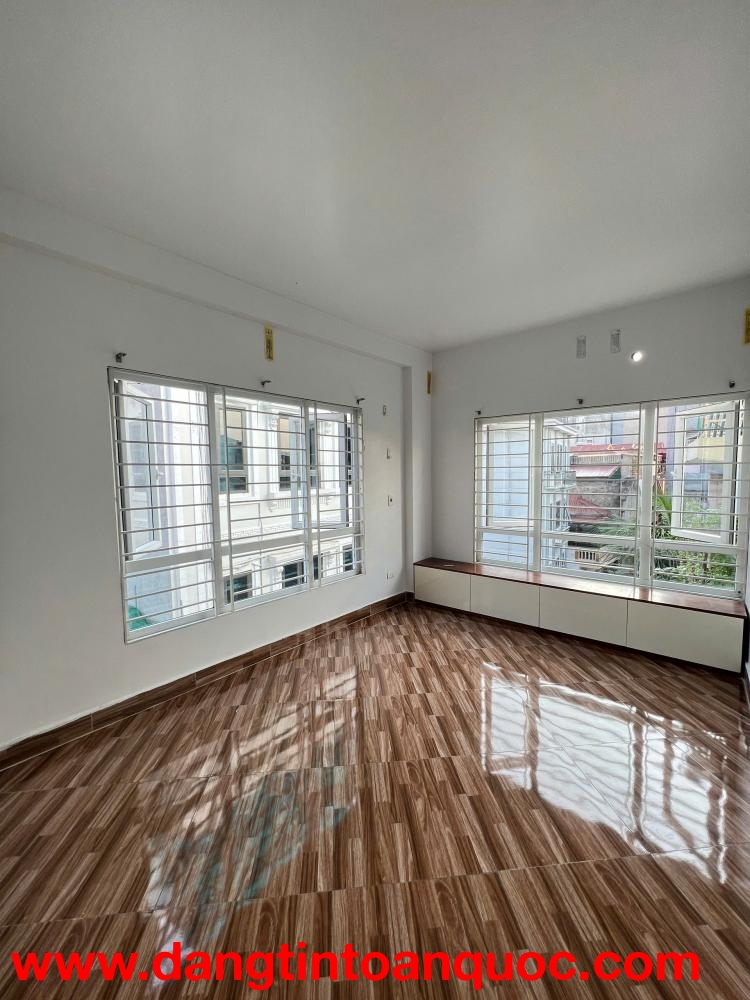 CHO THUÊ NGUYÊN CĂN VŨ TÔNG PHAN, KINH DOANH, Ô TÔ VÀO NHÀ 38M 5 TẦNG, 15TR 0903258273