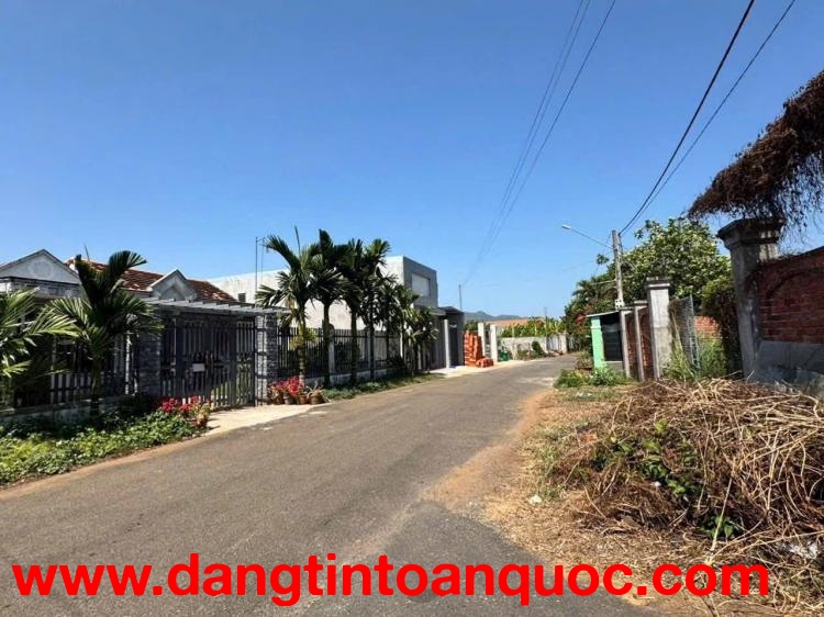 BÁN ĐẤT 7M X 35M MẶT TIỀN ĐƯỜNG 85 HÒA LONG