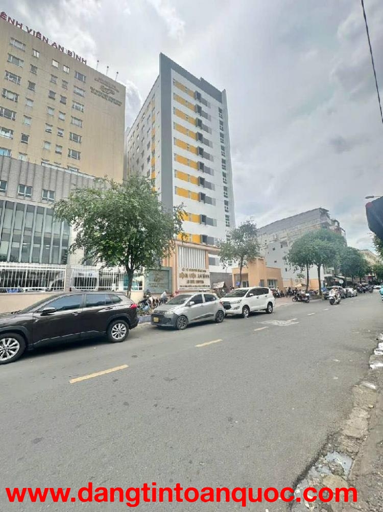 Nhà Bán : nhà đẹp diện tích to đẹp cách mặt tiền An Bình vài bước chân . Đối diện Bệnh Viện An Bình 