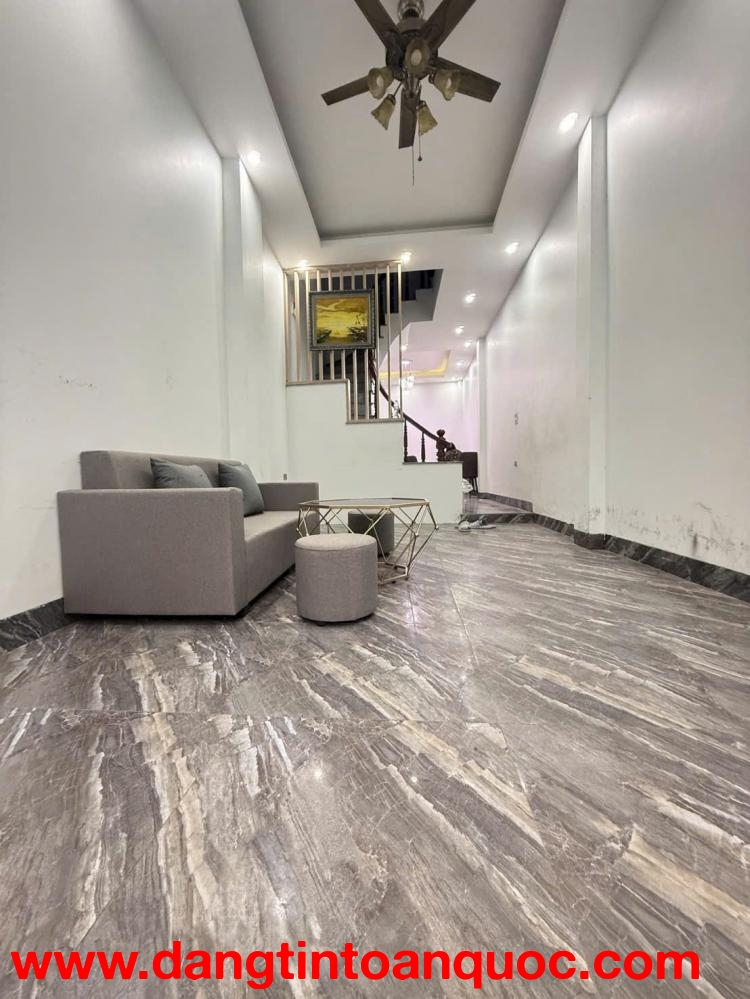 BÁN NHÀ THẠCH BÀN LONG BIÊN 40M2 5 TẦNG GẦN PHỐ GIÁ NHỈNH 7 TỶ