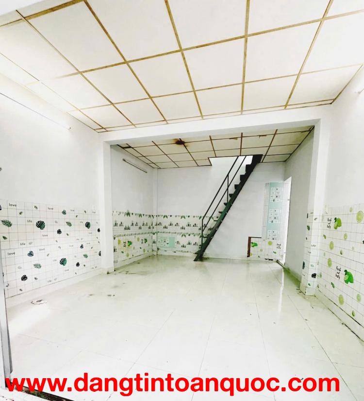 Nhà 1 lầu nở hậu ngay chợ Ba Đình P10Q8 (P.Chánh Hưng)