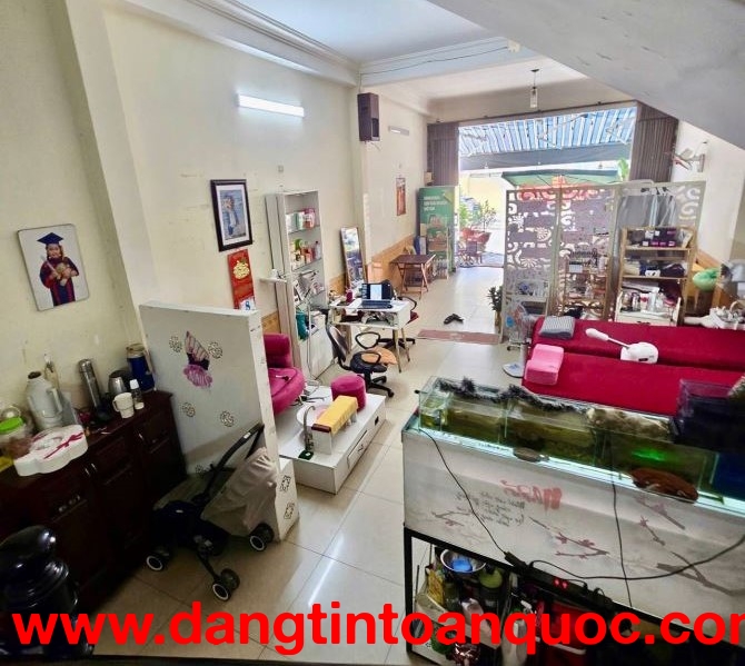 Bán nhà 2 tầng đường Nguyễn Thành Hãn - Vị trí kinh doanh