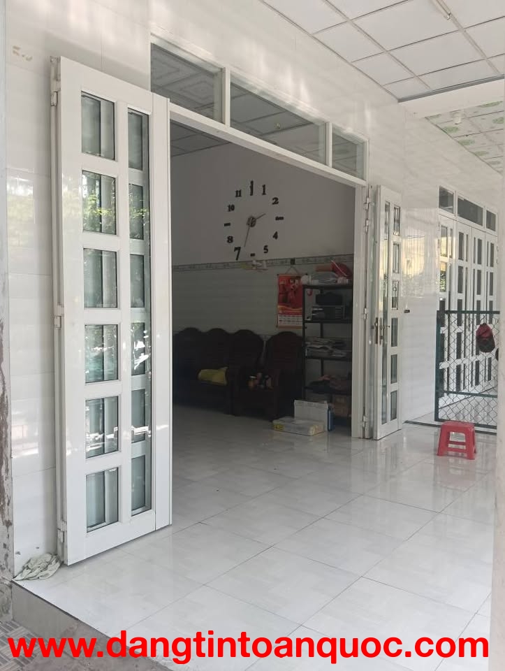 Do đổi chỗ ở nên cần bán nhanh nhà và đất tại Tân Thạch - Gần ngã tư huyện - Tặng nội thất