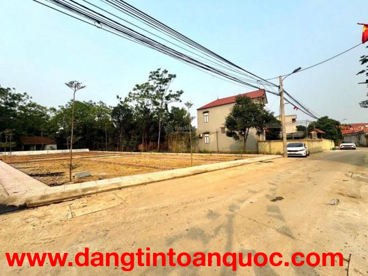 cắt lỗ cần thanh khoản gấp. Lô đất nằm ngay trục chính, cách FPT 3p. Giá bán nhanh nhỉnh 3 đòn