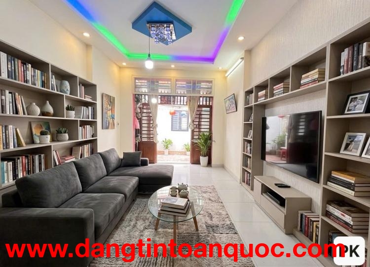 Bán nhà ngay chợ Tân Bình, 35m2, 4 tầng, chỉ 4.5 tỷ