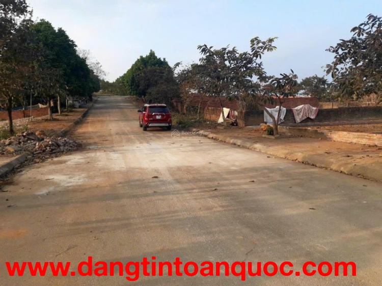 ngộp bank bán gấp khu tái định cư Vai Réo, Xã Phú Cát, Hà Nội,  diện tích 117m2