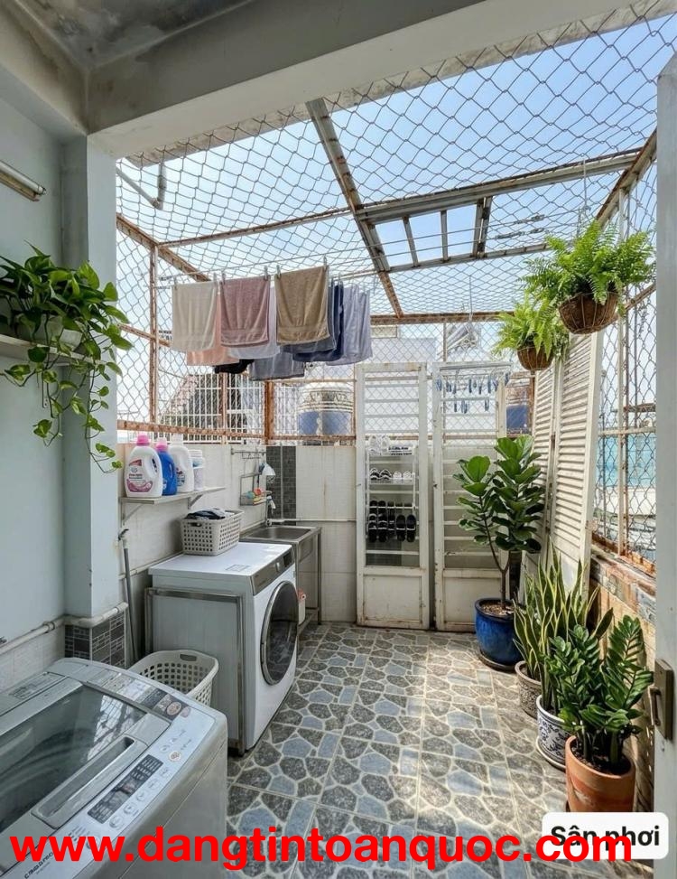 Bán nhà Lạc Long Quân, P10, Tân Bình - 4 tầng - 35m2 - chỉ 4.5 tỷ