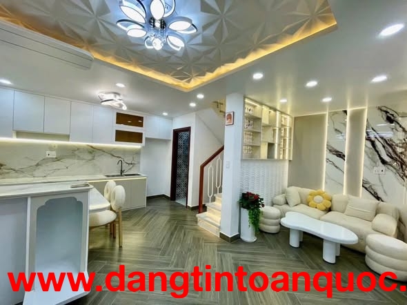 SIÊU HIẾM - NHĨNH 3TỶ - QUẬN 7 - NGANG 6M - 2 TẦNG - NHÀ MỚI ĐẦY ĐỦ NỘI THẤT SANG XỊN  - CÁCH PHỐ ĐI