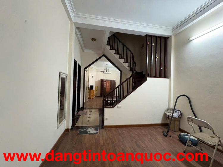 Cho thuê nhà: đ/c 145 ngõ Quan thổ 1, phường Ô chợ dừa, Hà Nội.