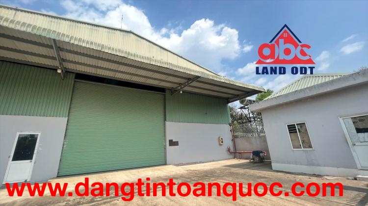 nhà xưởng sản xuất ngoài khu, có trang bị PC vách tường, trống xưởng bàn giao SX liền