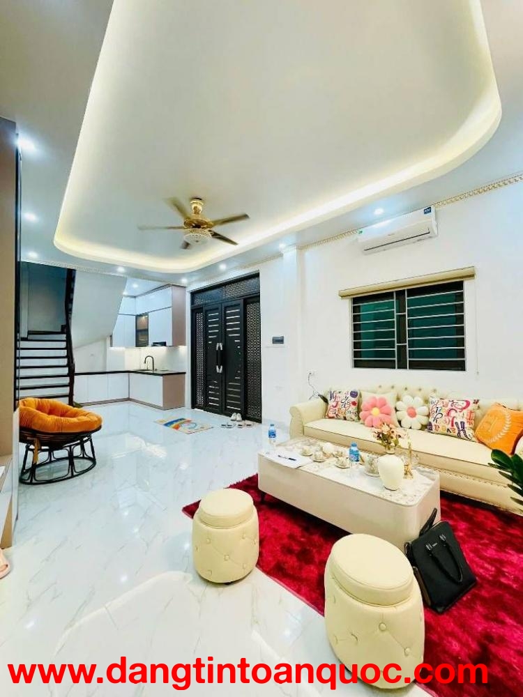 ???? NHÀ ĐẸP TRUNG KÍNH FULL NỘI THẤT Ở NGAY, CHỈ CÁCH 30m RA ĐƯỜNG 2.5  SAU QUY HOẠCH