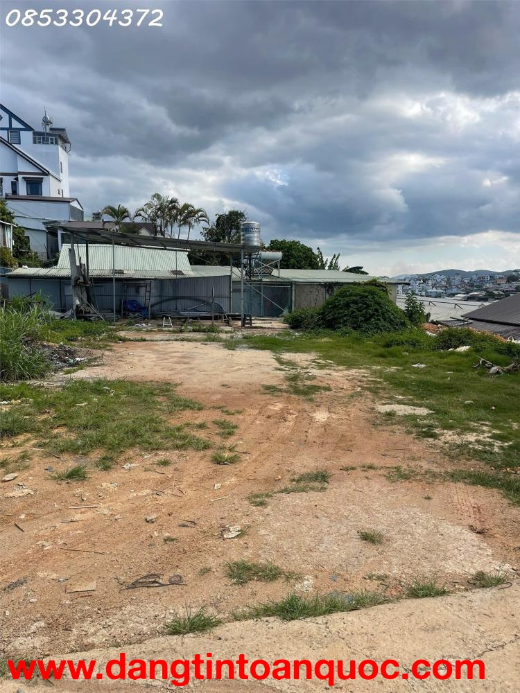 ĐẤT ĐẸP GIÁ TỐT – VUÔNG VỨC GẦN KHU THỂ THAO ĐÀ LẠT
Vị trí: Đường Cao Bá Quát – P6 cũ – Đà Lạt