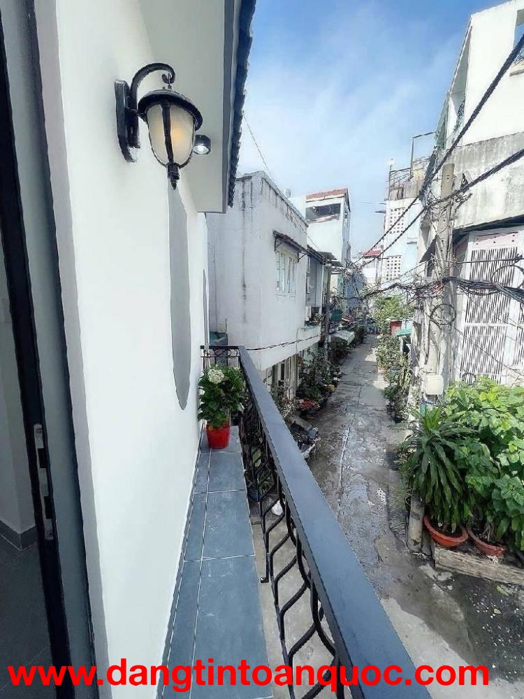 Tài chính hơn 2 tỷ, chọn gì ở Tân Bình?
???? Nhà 3 tầng Âu Cơ
???? 1 trệt 2 lầu + sân thượng
???? Ti