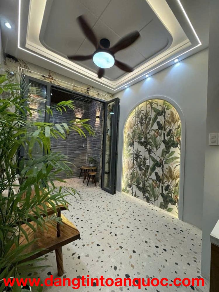 NHÀ ĐẸP LUNG LINH, HXH, NGANG 4M, 4 TẦNG, SHR, PHẠM VĂN CHÍ, 6 TỶ HƠN, QUẬN 6