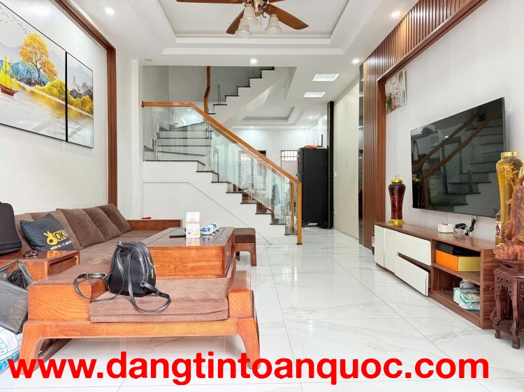 BÁN NHÀ 4 TẦNG NGÕ PHƯƠNG LƯU, HẢI AN  Ô TÔ ĐỖ CỬA  TRUNG TÂM